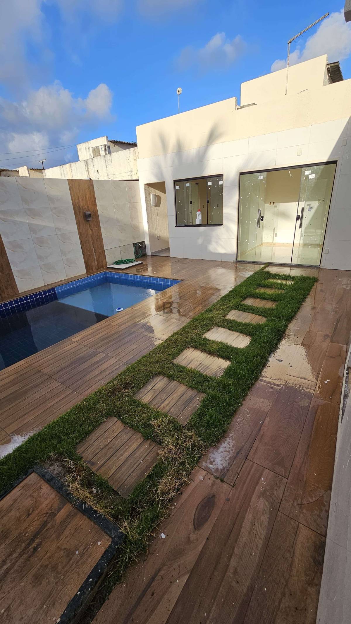 Casa de condomínio para alugar, no Residencial Pedras do Litoral em Camaçari, Alphaville (Abrantes), com 3 quartos, 160m² - Bruno Sales Imóveis